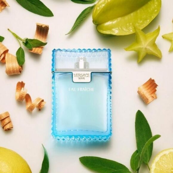 Versace Man Eau De Toilette Natural Spray - Picture 4 of 6